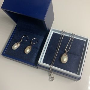 R. H. Macy’s & Co. Pearl & Set